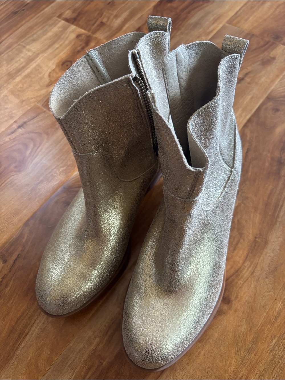 Sorel Metalic Gold Ankle Boots SZ 8. Waterproof. New no box.